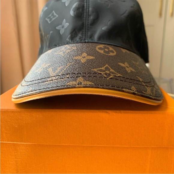💥💥💥 FINAL SALE 💥💥💥 Fashion Designer Inspired Black and Brown Monogram Cap - Picture 4 of 6